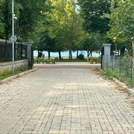 & Park View Pogradec